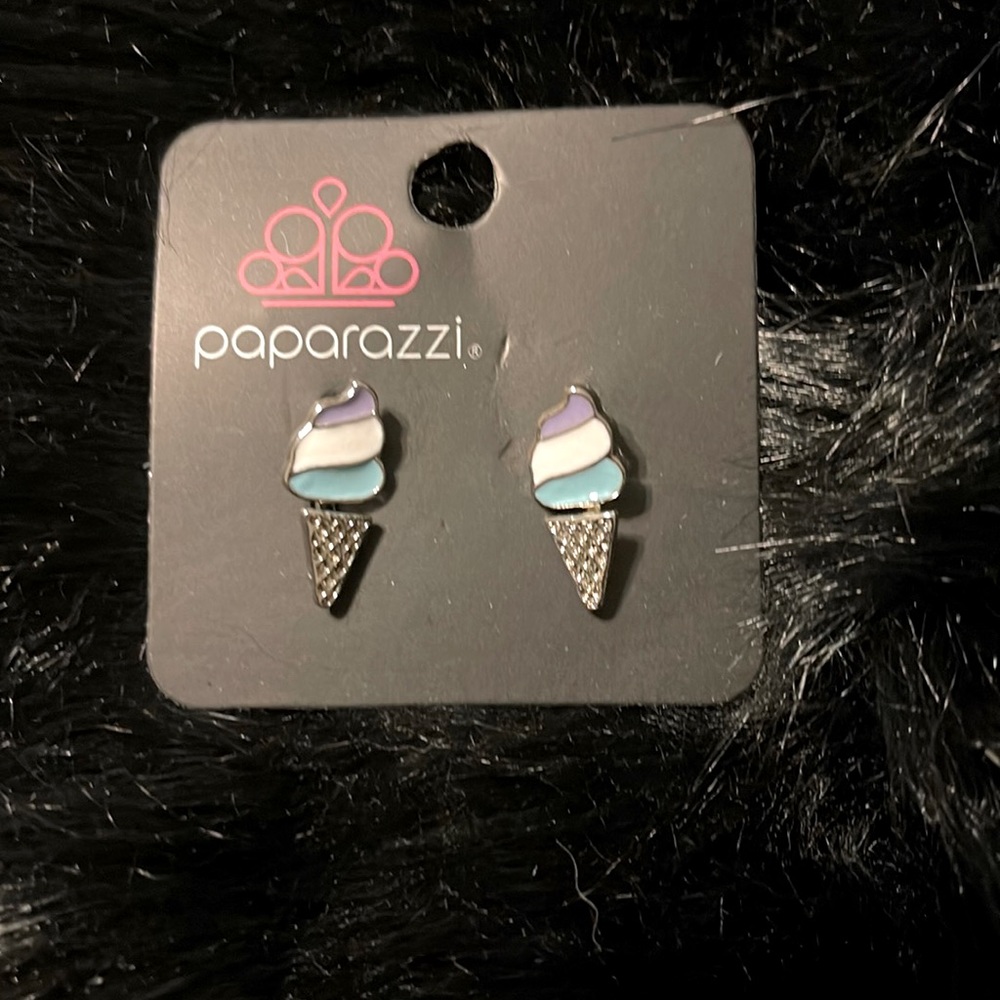 Paparazzi ice cream cone earrings